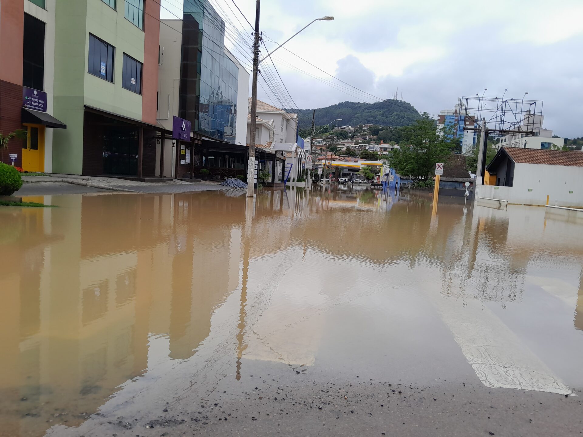 Mais de 300 ruas estão afetadas por conta dos alagamentos em Rio do Sul