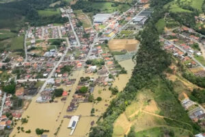 Devido às chuvas que os municípios têm enfrentado a região de Taió foi a mais afetada, com 693 unidades consumidoras sem energia elétrica.
