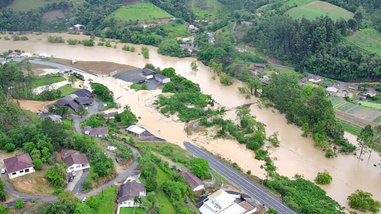 PRF realiza campanha de arrecadação para desabrigados da enchente