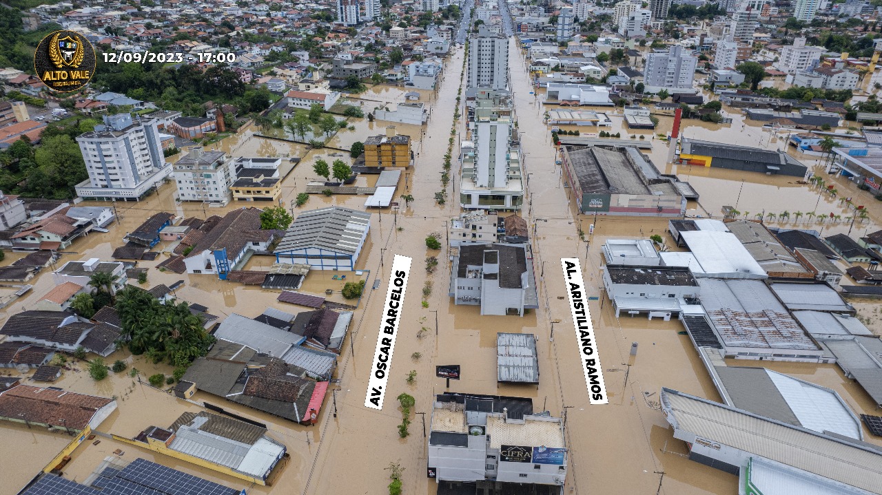 Enchente em Rio do Sul atinge 11,86 metros, na madrugada desta sexta-feira