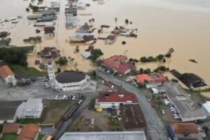 Agronômica supera a enchente de 2011, com 13,44 metros