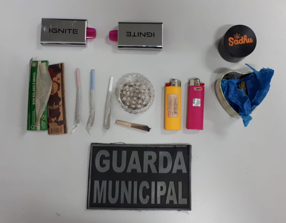 Jovens são conduzidos a Delegacia por posse de drogas em Rio do Sul