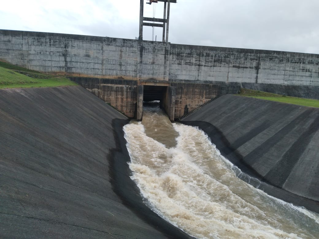 Canal extravasor da barragem de Taió é totalmente aberto