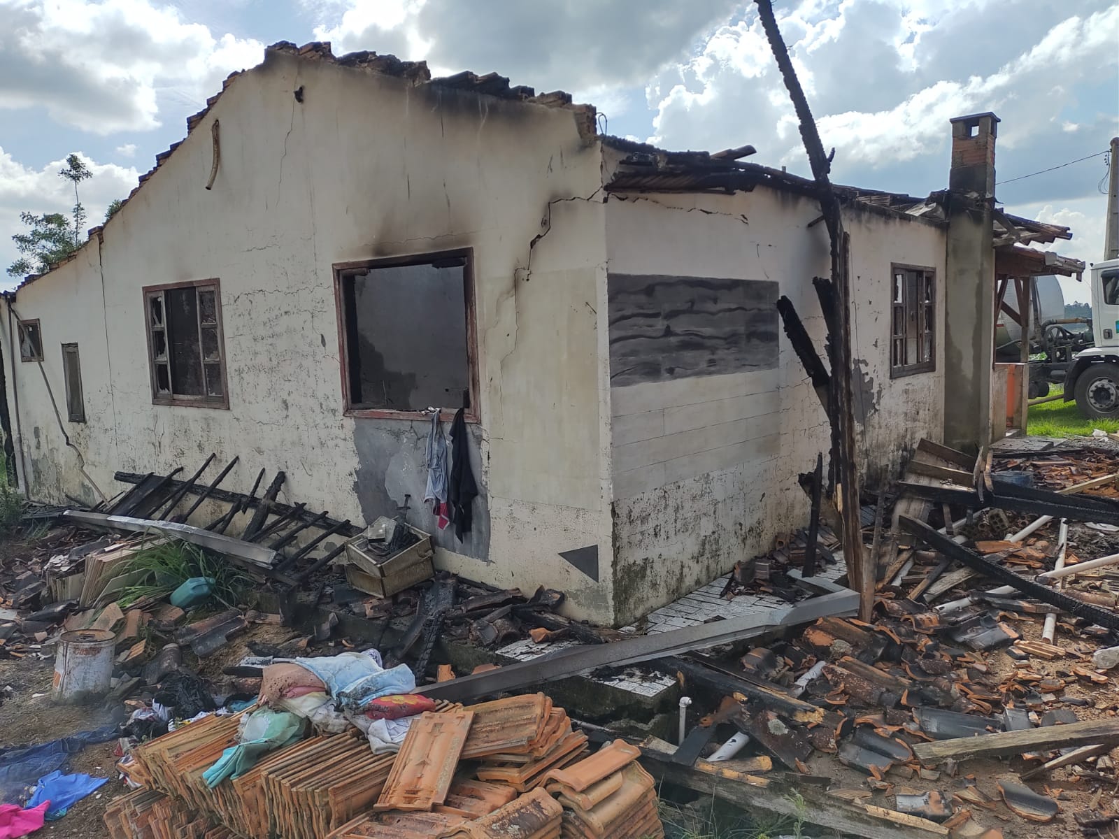 Incêndio destrói casa de alvenaria em Ituporanga