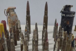 Investigado por furtos é preso com artefatos de guerra em Rio do Oeste